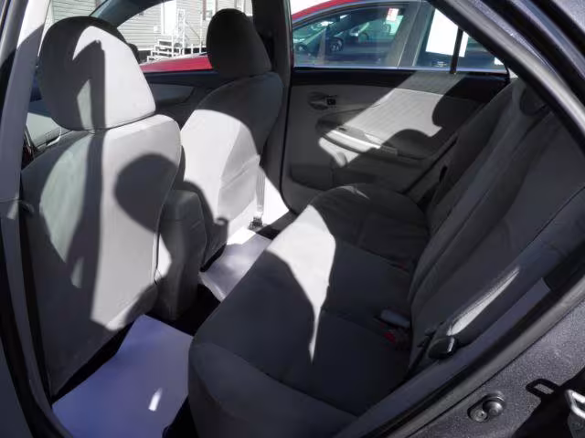 2011 Toyota Corolla - 2T1BU4EE0BC596096 - Image #4